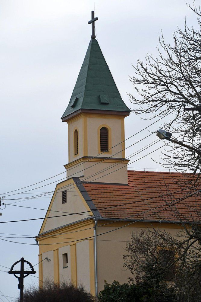 Falusi templom tornya